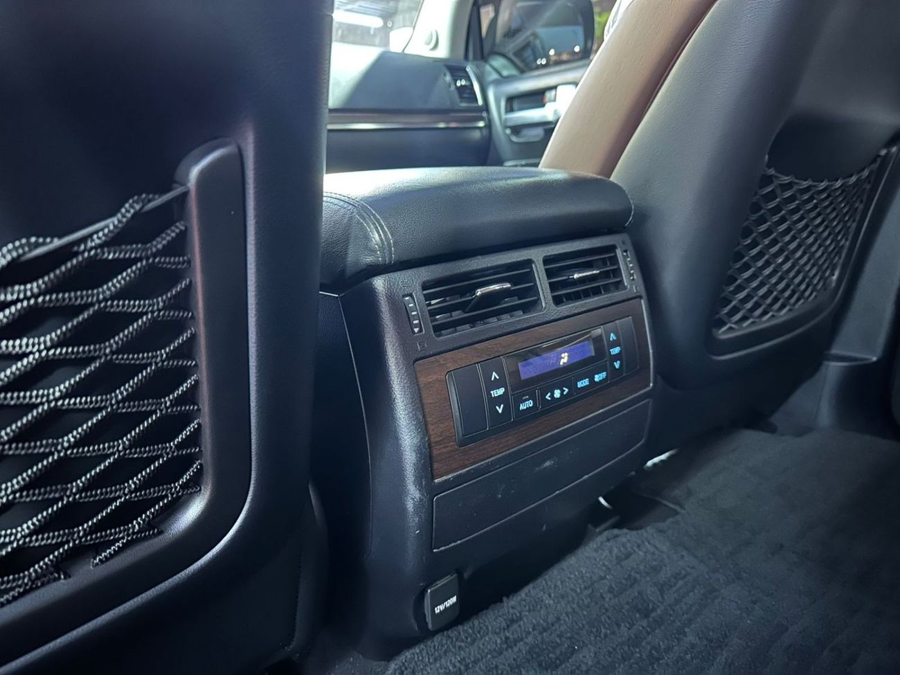 تويوتا لاند كروزر VXR+ 5.7L