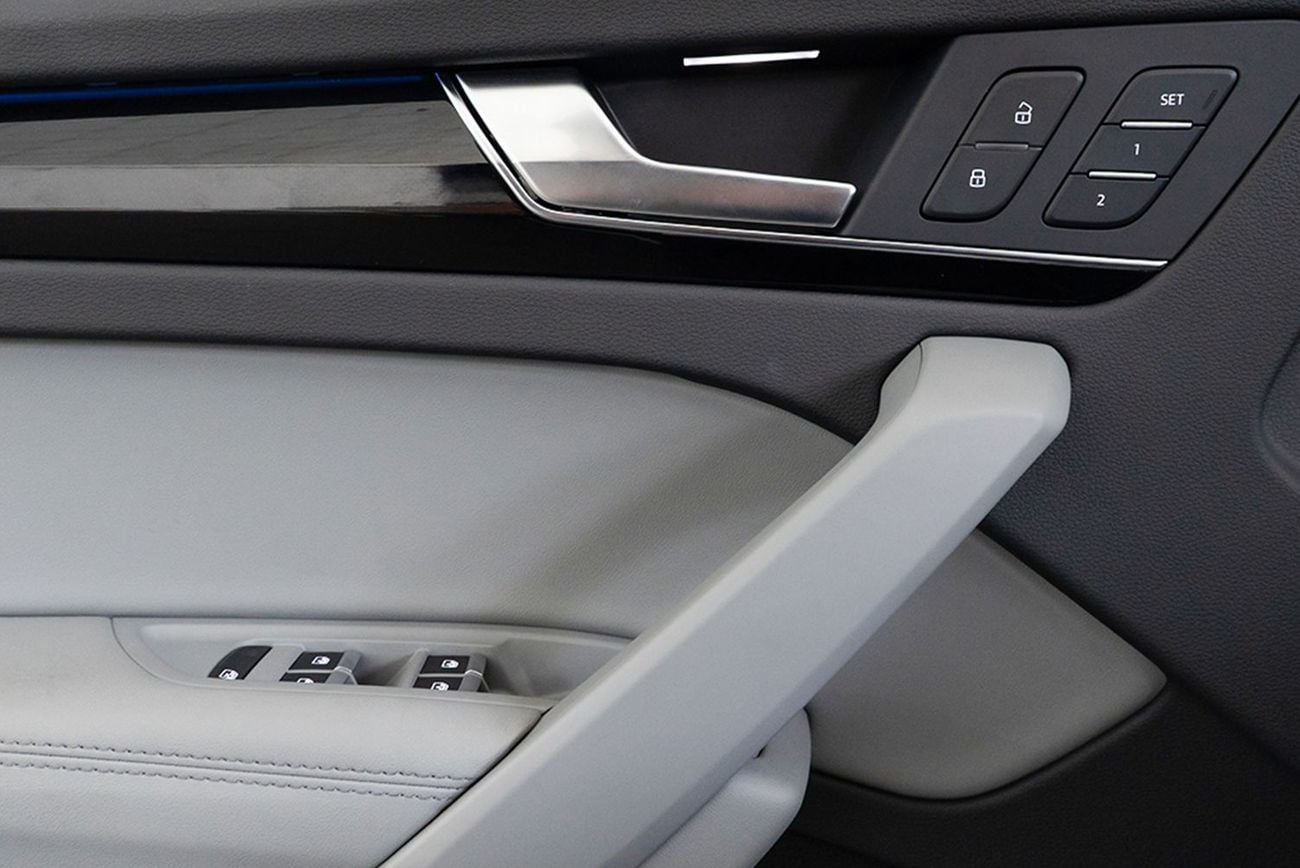 أودي Q5 45 TFSI quattro S Line 2.0L (245 HP) SUV