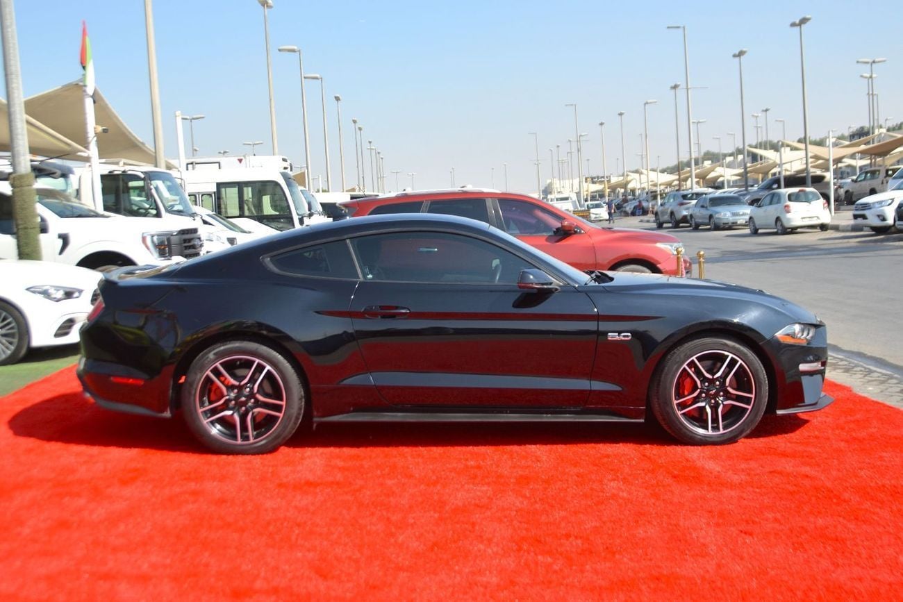 Ford Mustang GT Premium 5.0L V8