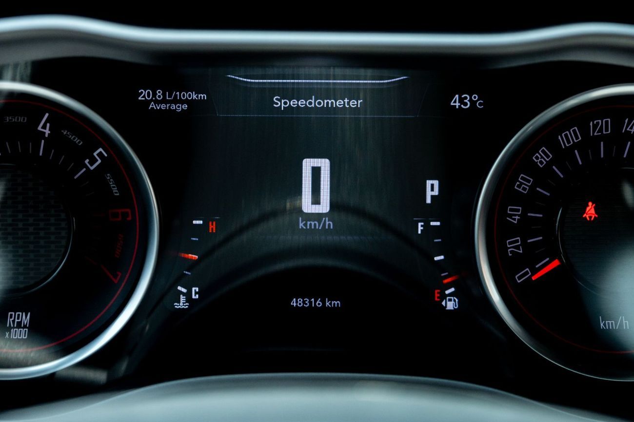 Dodge Challenger R/T Plus 5.7L (372 HP)