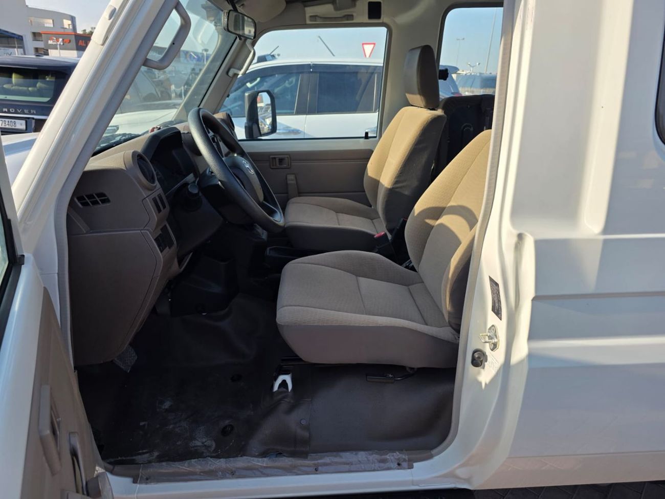 تويوتا لاند كروزر Diesel 2.8 liter ,Automatic gear ,Manual  Windows ,Left Hand Drive