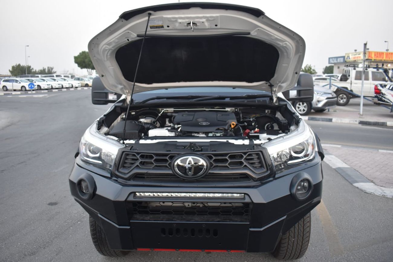 Toyota Hilux diesel right hand drive 2,8l automatic gear only for export available