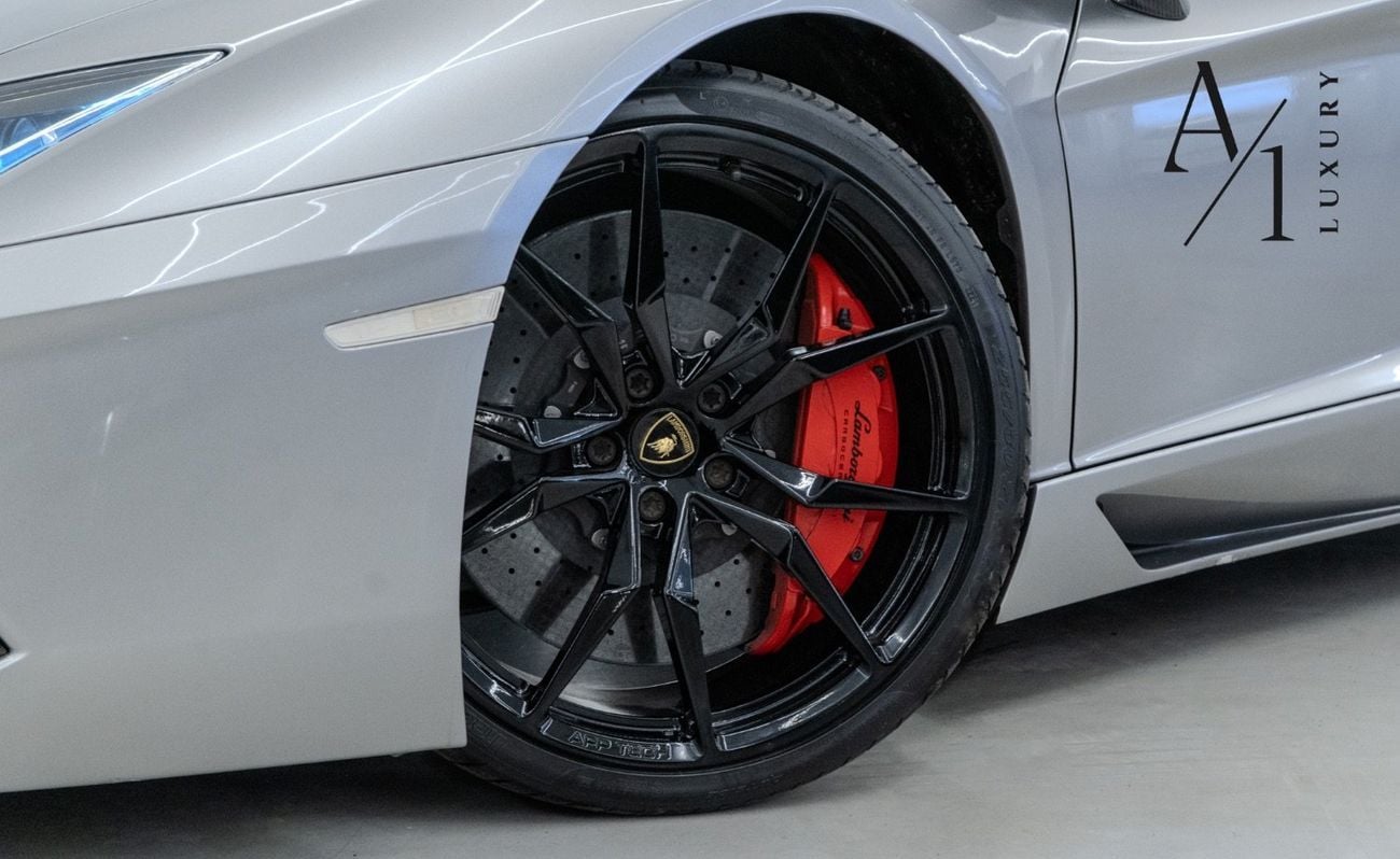 Lamborghini Aventador Roadster 2015 Lamborghini Aventador Roadster, Excellent Condition, Fully Loaded, GCC Spec
