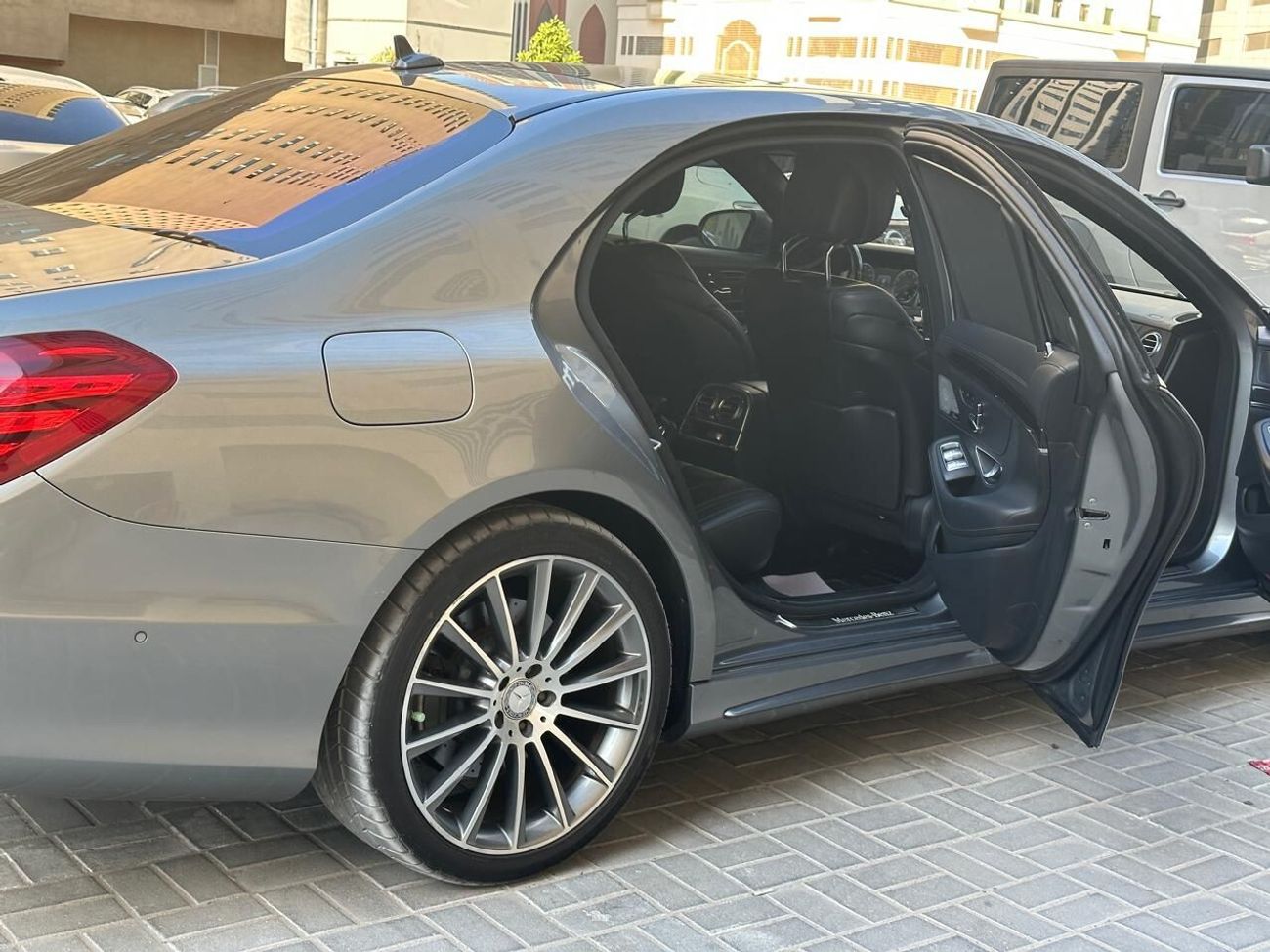 Mercedes-Benz S 550 Not flooded car