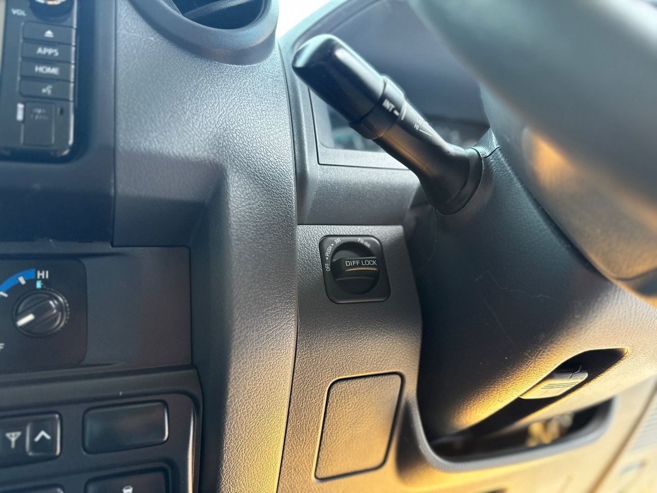 تويوتا لاند كروزر بيك آب Double Cabin 4.5L