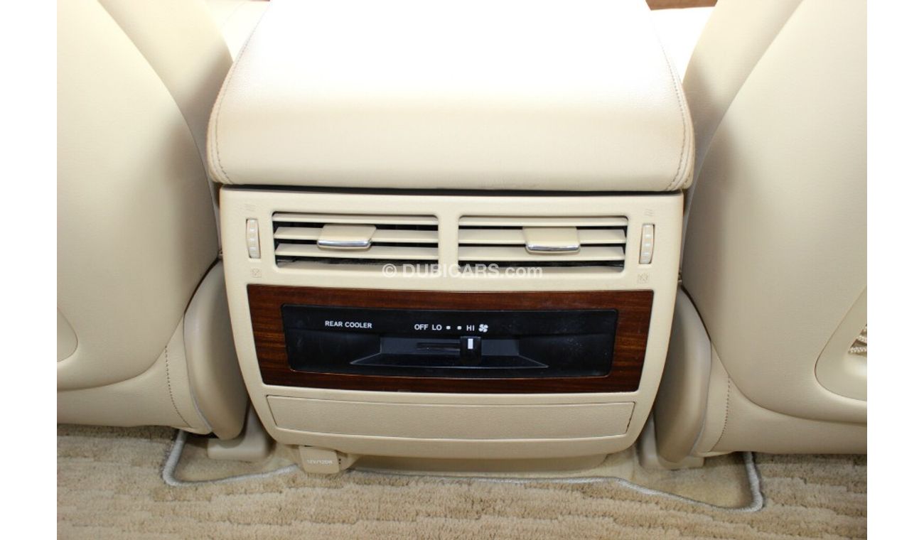 تويوتا لاند كروزر (2017) GXR V8 5.7 GCC, FULL HISTORY SERVICE