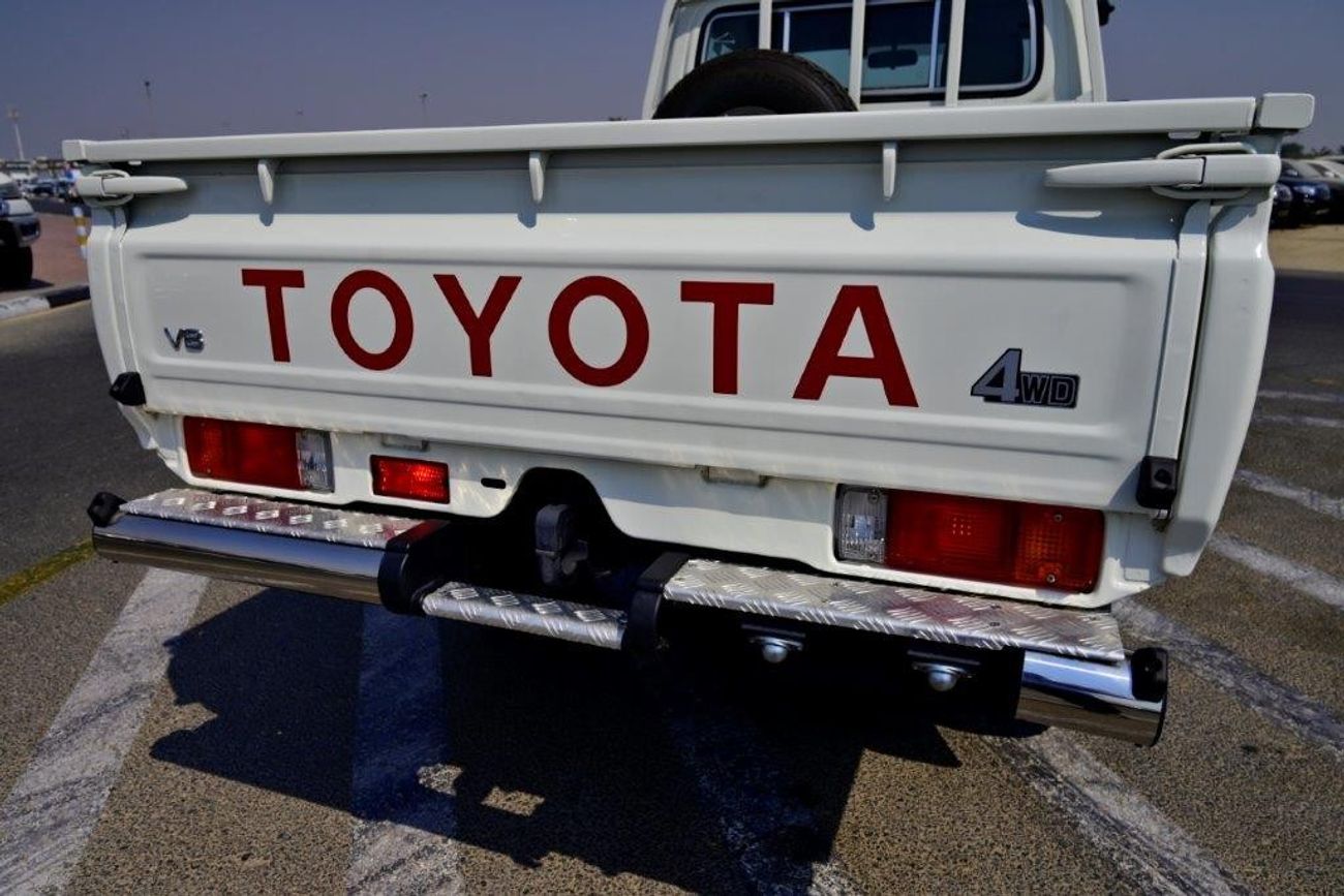 Toyota Land Cruiser Pick Up 2024 TOYOTA LAND CRUISER 79 SINGLE CAB LX V8 4.5L DIESEL 4WD MANUAL TRANSMISSION