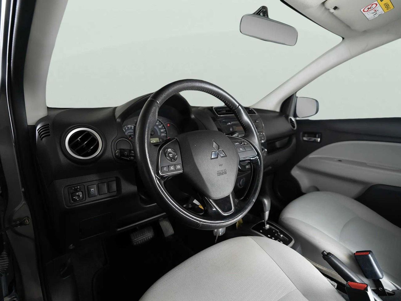 ميتسوبيشي اتراج GLX 1.2