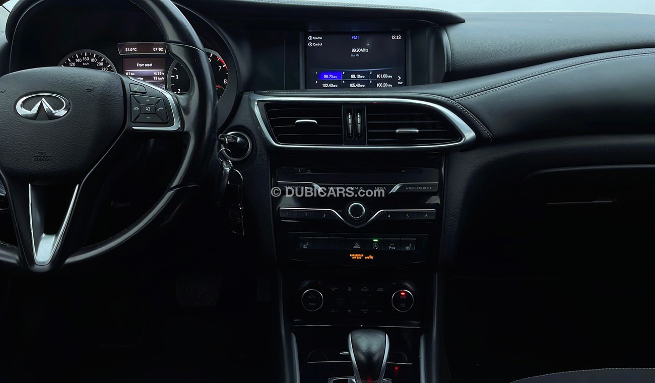 إنفينيتي Q 30 STD 1.6 | +مع الضمان | كمان تم فحص ١٥٠