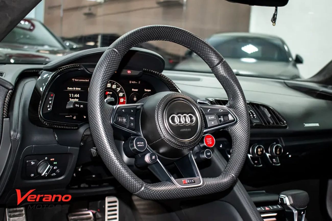 أودي R8 Performance | Nardo Grey | Carbon Package | Warranty Service Contract