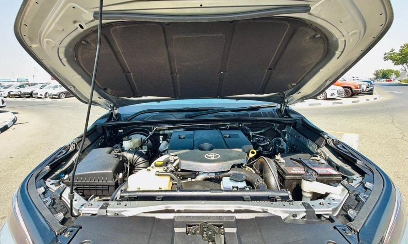 Toyota Fortuner 2016 | 2.8L DIESEL ENGINE | AT | RHD | LEGENDER BODY KIT INSTALLED | PREMIUM BROWN LEATHER SEATS | R