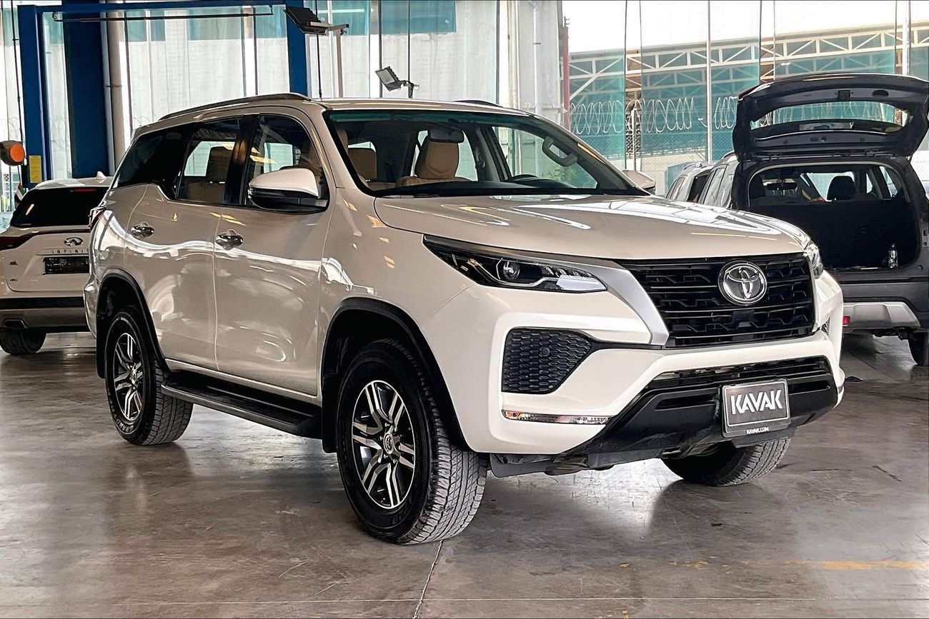 تويوتا فورتونر EXR | شامل الضمان | 0 ﺪﻔﻋﺓ ﺃﻮﻟﻯ