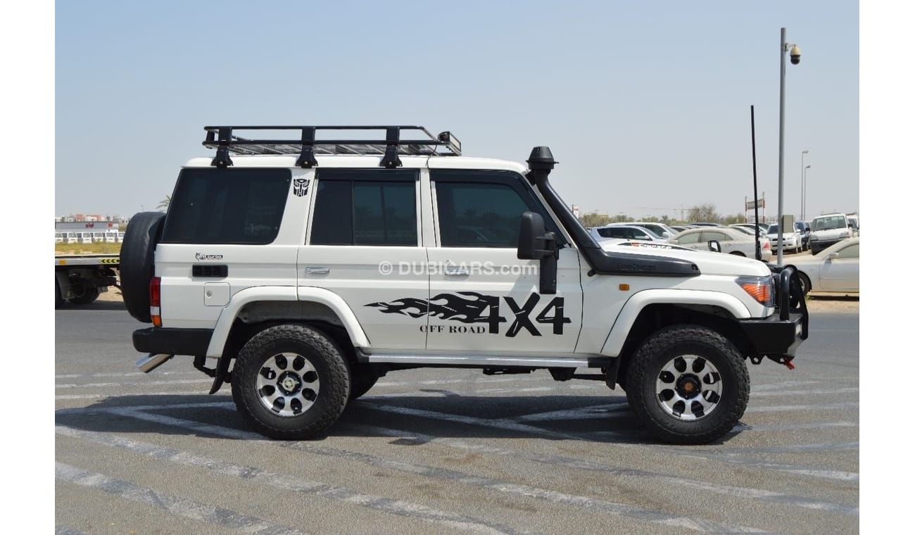تويوتا لاند كروزر 70 Full option clean car