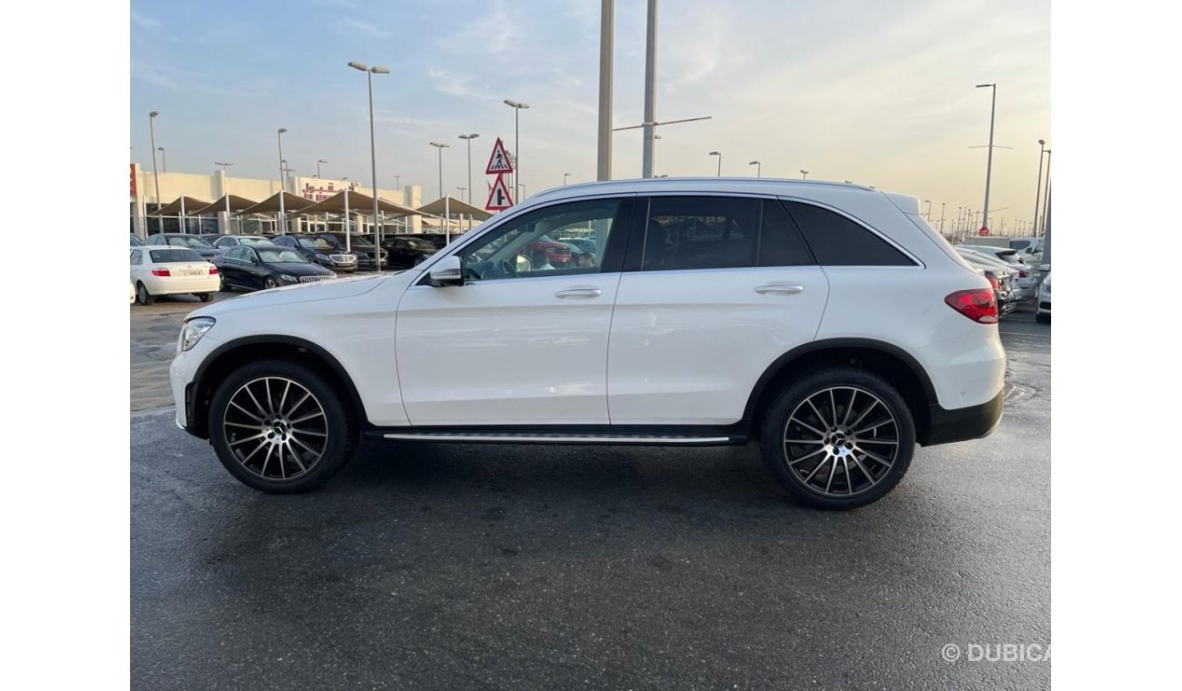 Mercedes-Benz GLC 300 4MATIC Mercedes GLC 300 _American_2022_Excellent Condition _Full option