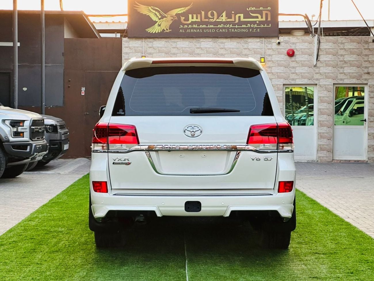 تويوتا لاند كروزر VXR
