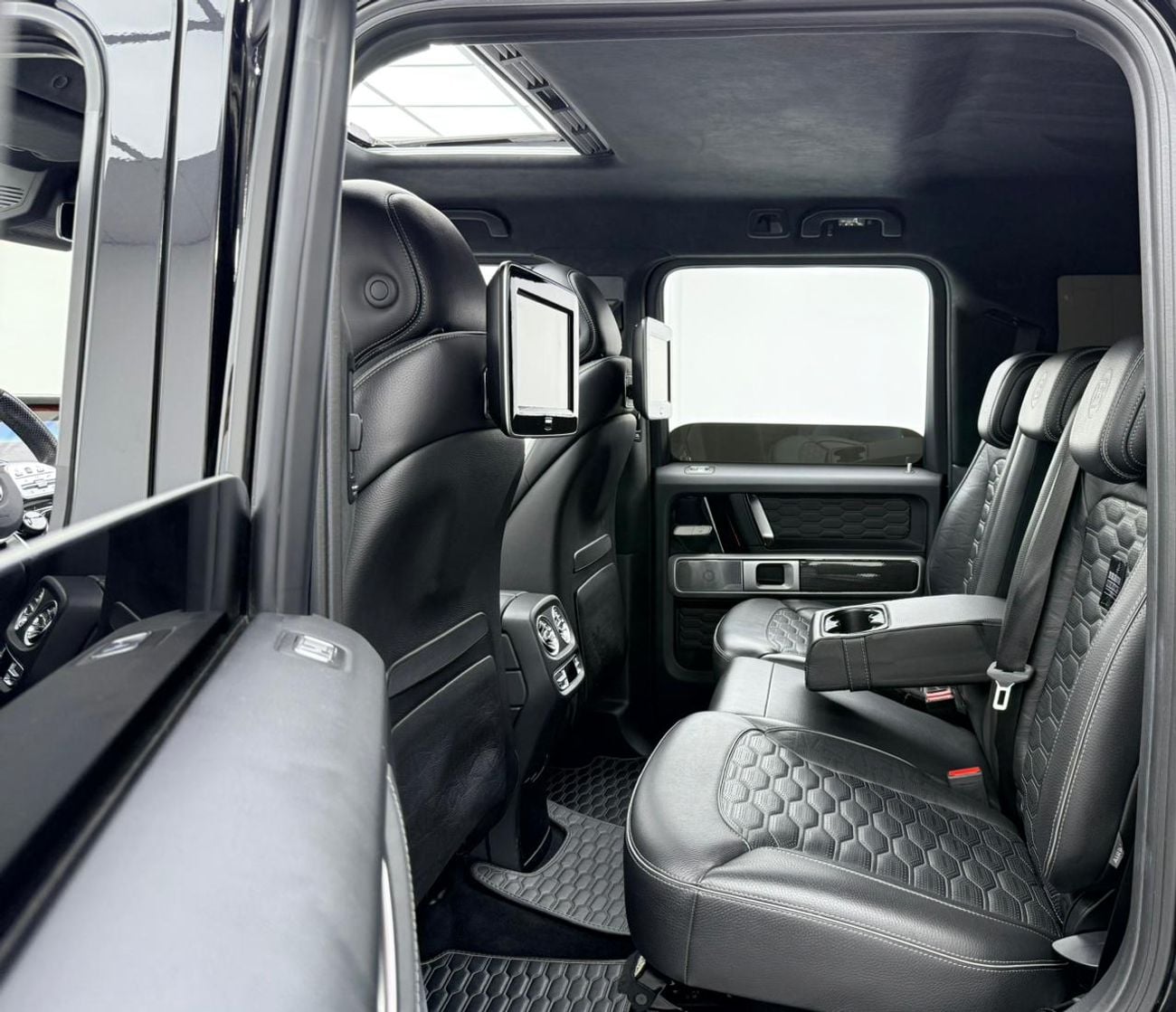 مرسيدس بنز Brabus 2023 Mercedes Benz Brabus G800 Widestar, Warranty, Carbon Fiber Package, Excellent Condition, Euro