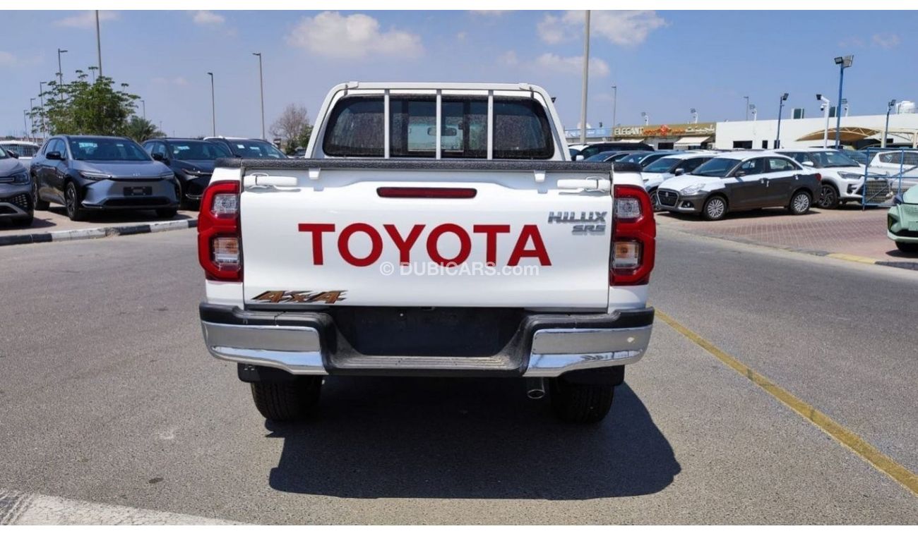 Toyota Hilux T- Hilux 2.7L Petrol 4x4 2023, white (Export only)