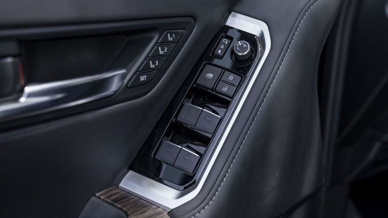 Toyota Land Cruiser Land cruiser VXR 3.5L Twin turbo PETROL MY2025 FOR EXPORT ONLY