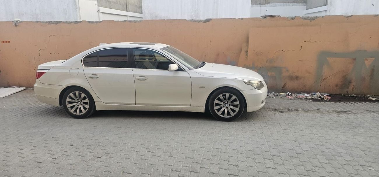 بي أم دبليو 525i