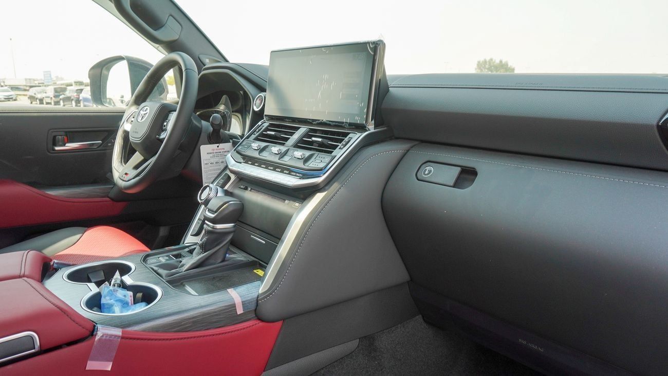 تويوتا لاند كروزر GR SPORT