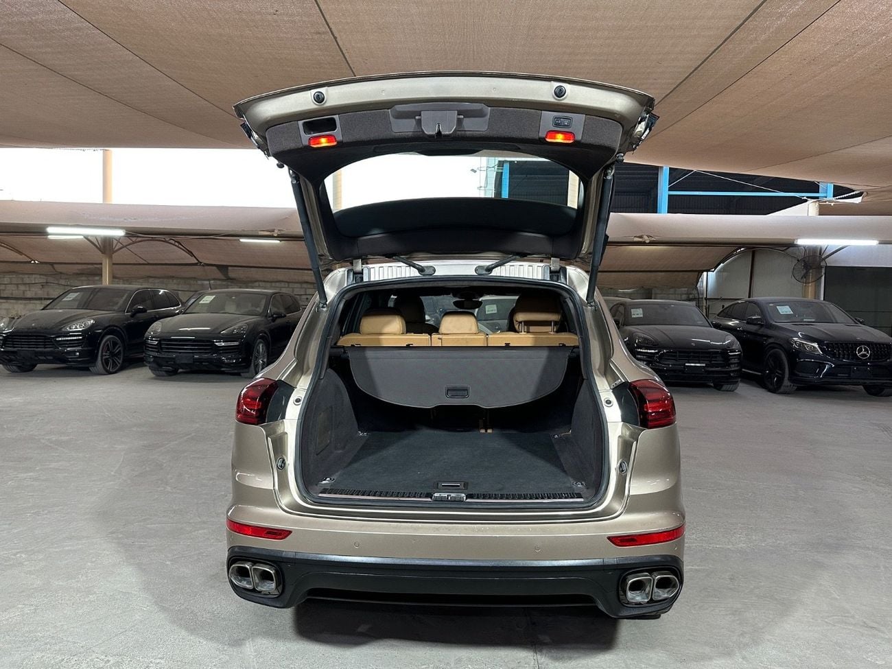 Porsche Cayenne PORSCHE CAYENNE TURBO 2015 | PANORAMIC ROOF | SPORTS CHRONO PACKAGE | FULL CARBON INTERIOR PACKAGE