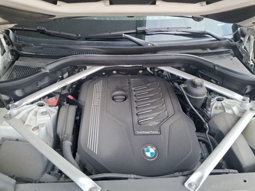 بي أم دبليو X5 XDRIVE40i M SPORT كارس24 هي سوق ضخم للسيارات المستعملة موثوق ومضمون ٪كارس24 هي سوق ضخم للسيارات المستعملة موثوق ومضمون