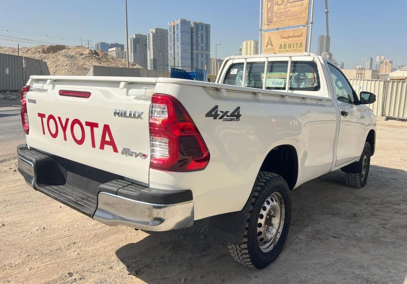 Toyota Hilux diesel ,2.8 liter ,right hand drive ,single cabin ,4wd ,2017 ,only for export available
