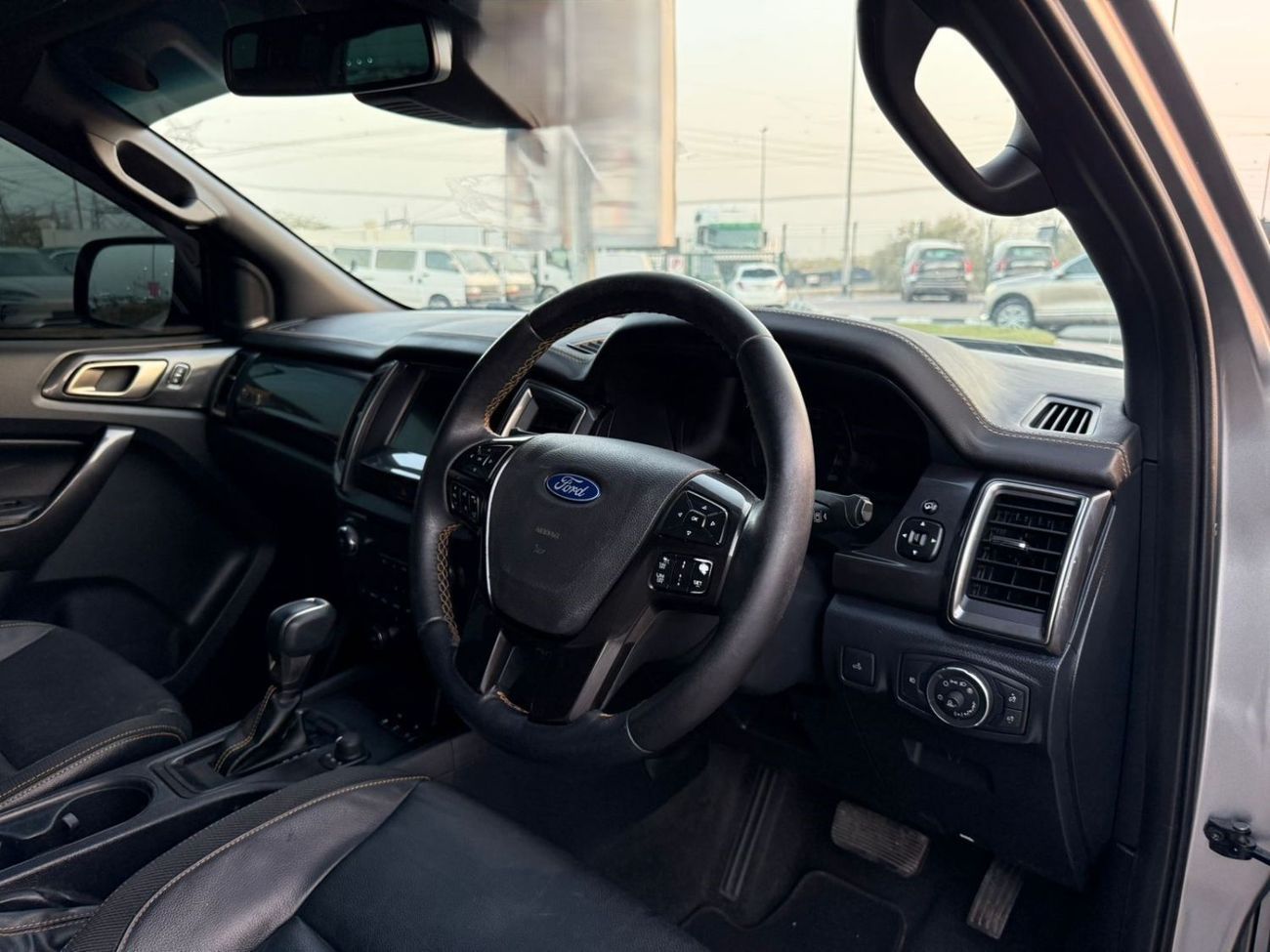 Ford Ranger 3.2L DIESEL 4WD | RHD | AUTOMATIC | ROOF RACK + LEATHER SEATS + MULTIMEDIA + BOOT SHUTTER