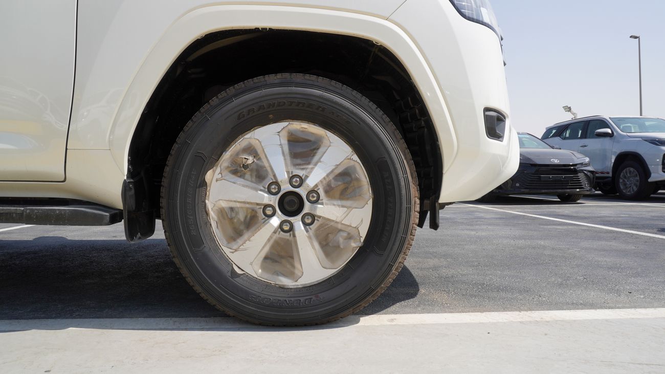 Toyota Land Cruiser GXR Twin Turbo 3.5 L