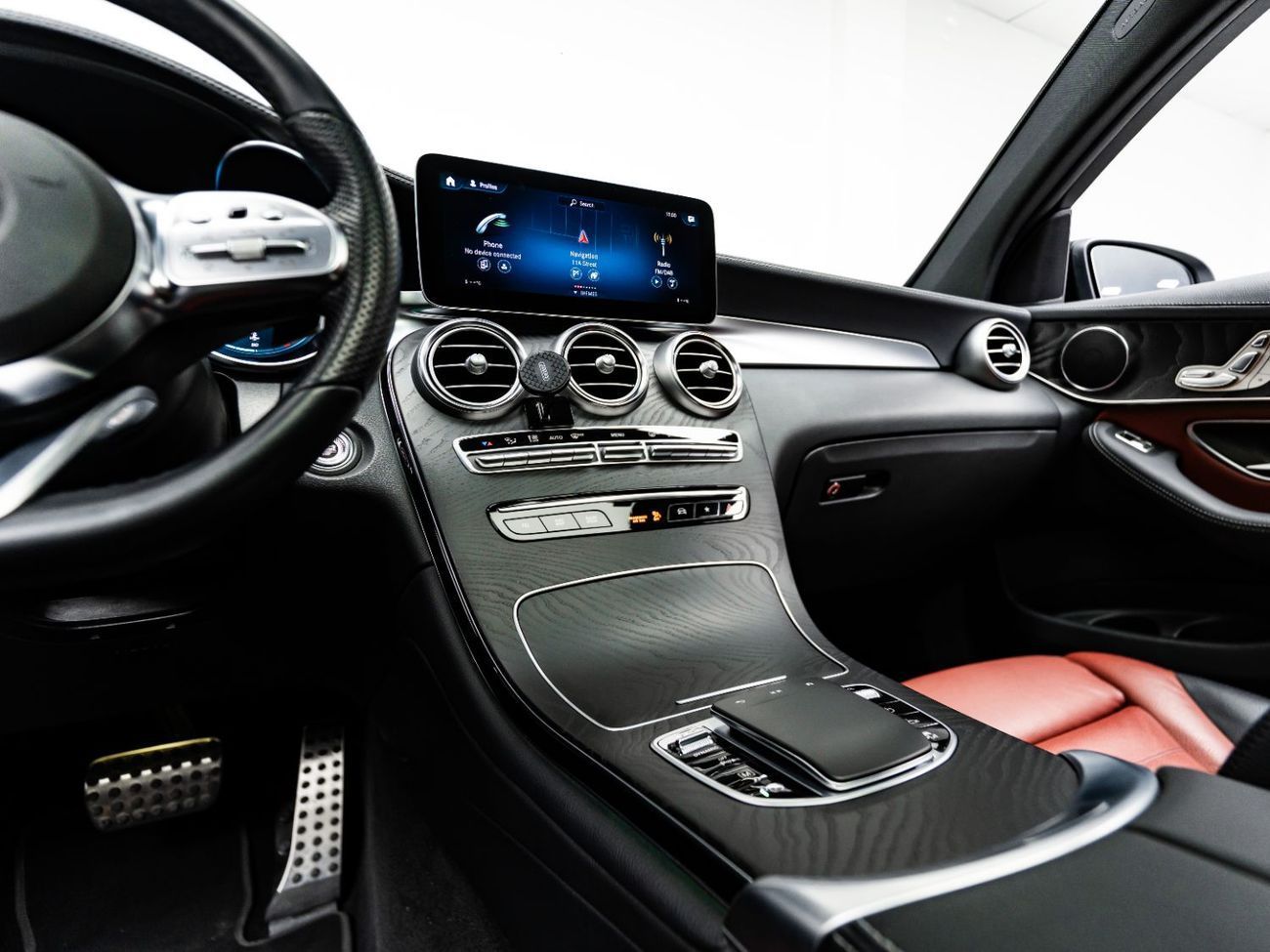 Mercedes-Benz GLC 200 2023 Mercedes GLC 200 Coupe, 2028 Mercedes Warranty + Service Contract, Low KMs, GCC