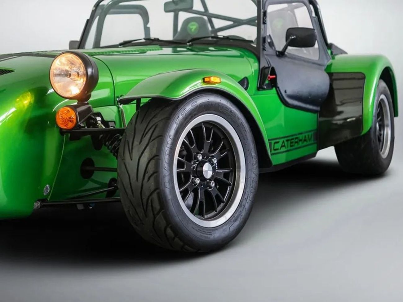 Caterham Seven 340R 2024 Caterham Special Order in Mercedes Magno Hell Green Pearl / Bespoke High Option Order /