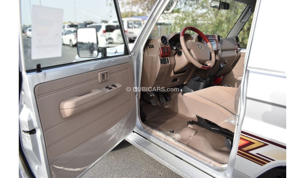 تويوتا لاند كروزر 70 Toyota Land Cruiser Hard Top LC71 with Winch, Fog lamps