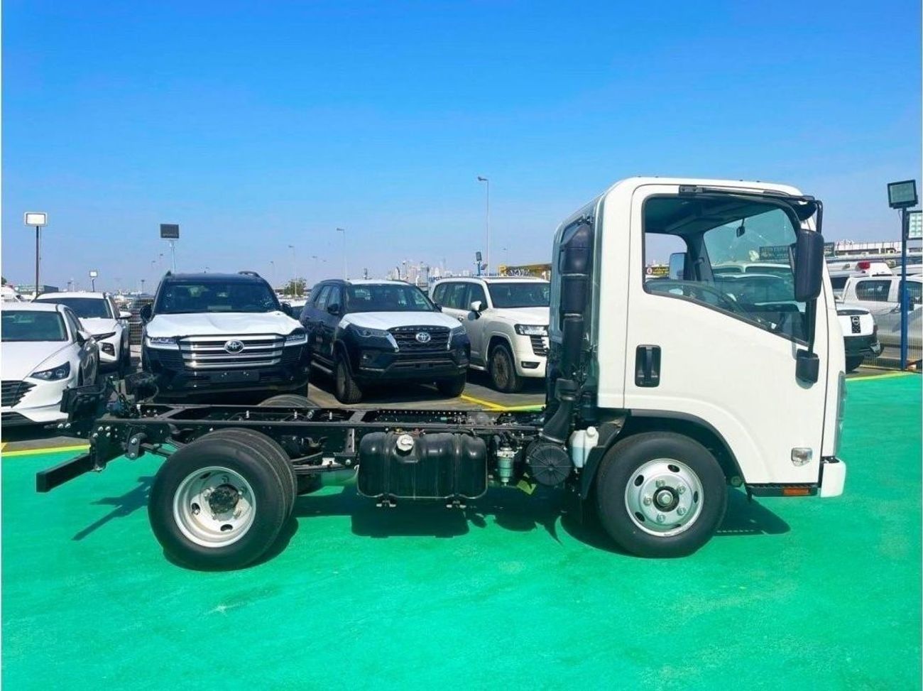 Isuzu NPR Isuzu NMR // 3 ton / model 2025