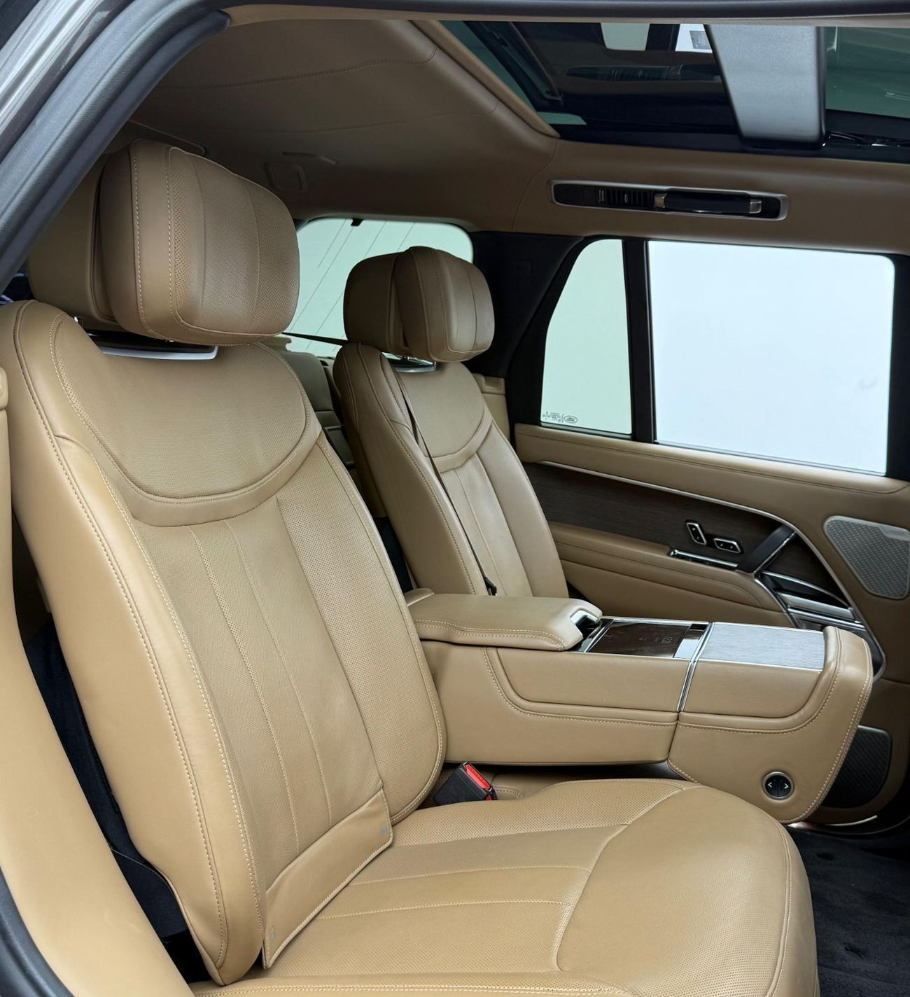 Land Rover Range Rover LWB Autobiography P400 3.0L 2022 Range Rover Vogue Autobiography, 2027 RR Warranty, 2026 RR Service