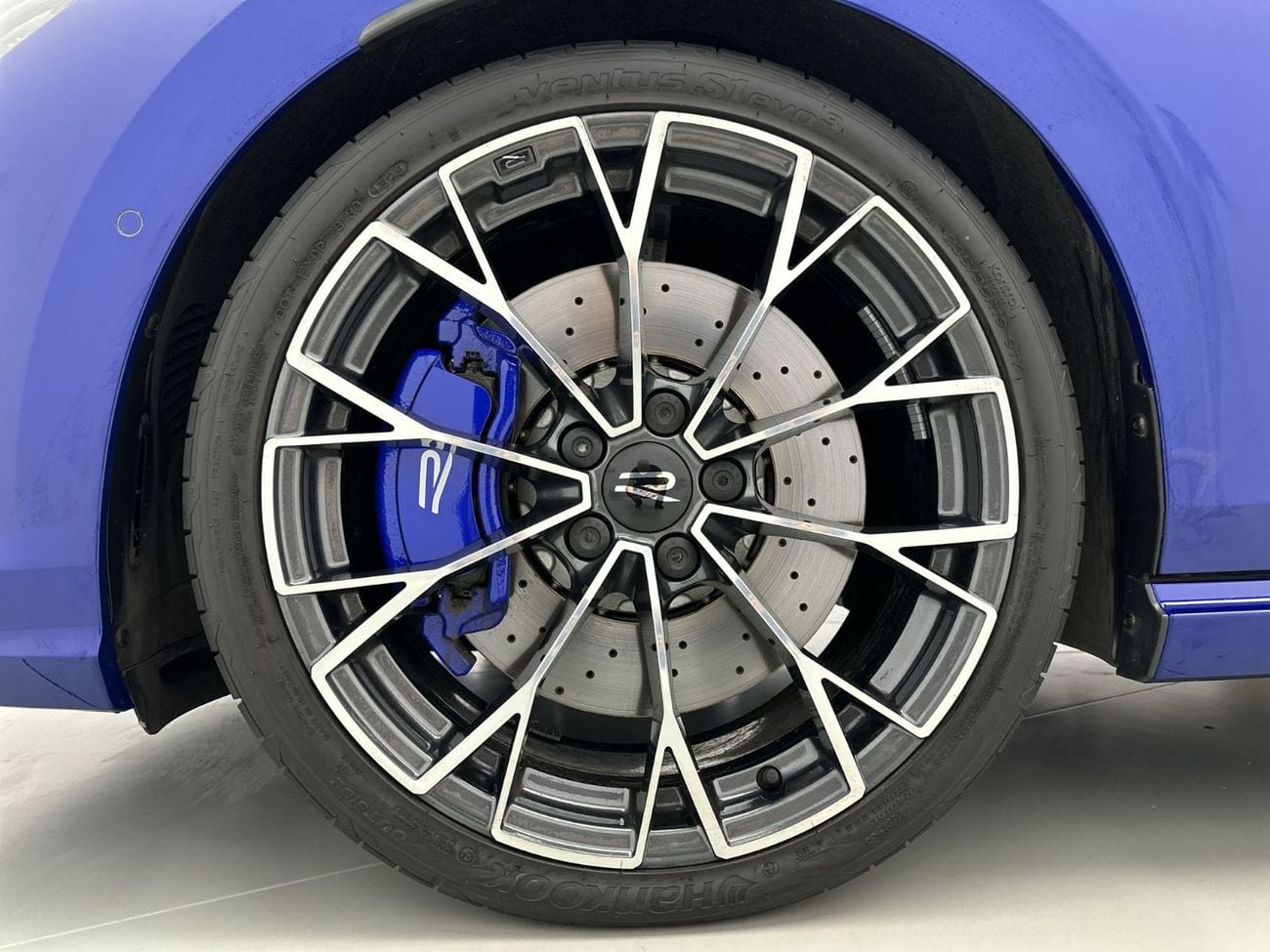 فولكس واجن جولف ار Base 2.0T