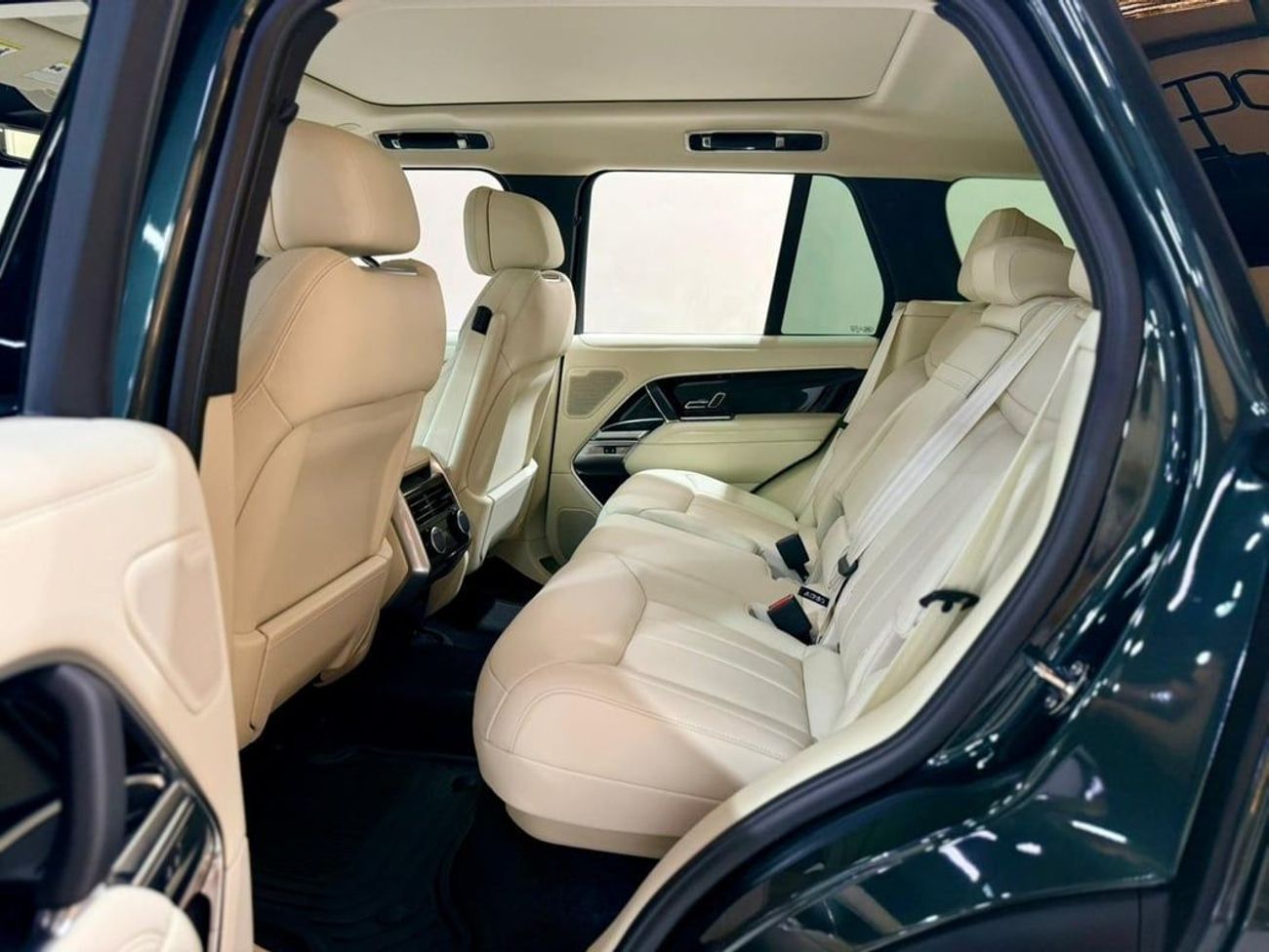 لاند روفر رينج روفر P530 SE