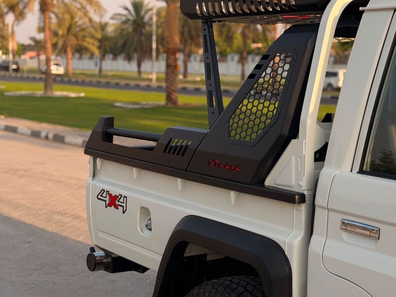 تويوتا لاند كروزر بيك آب 79 series