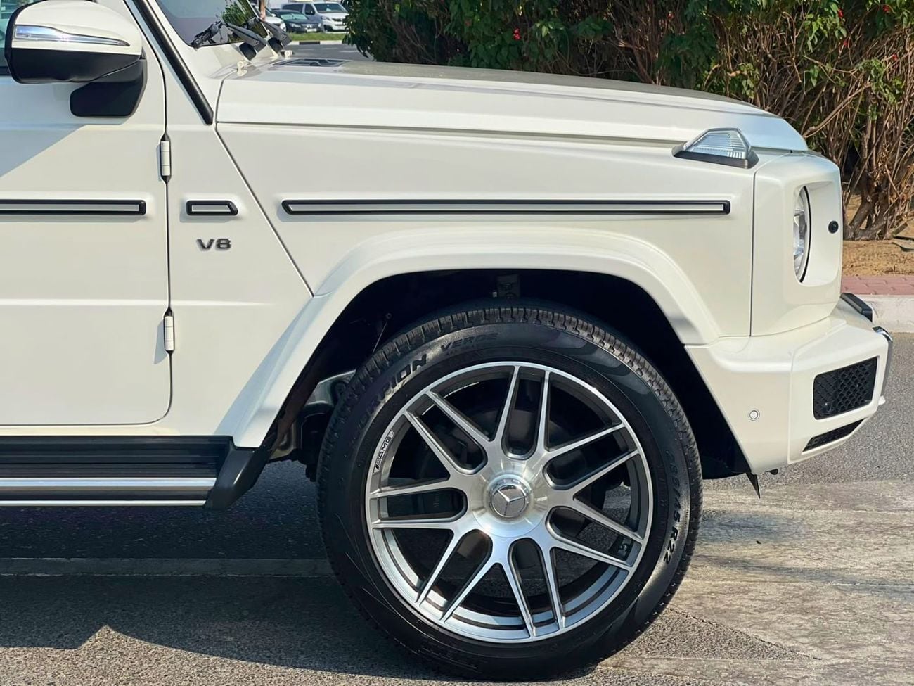 Mercedes Benz G63 AMG STANDARD Additional Details: - Extras: Feature set follows the Japanese-spec G 550 configuration — please req