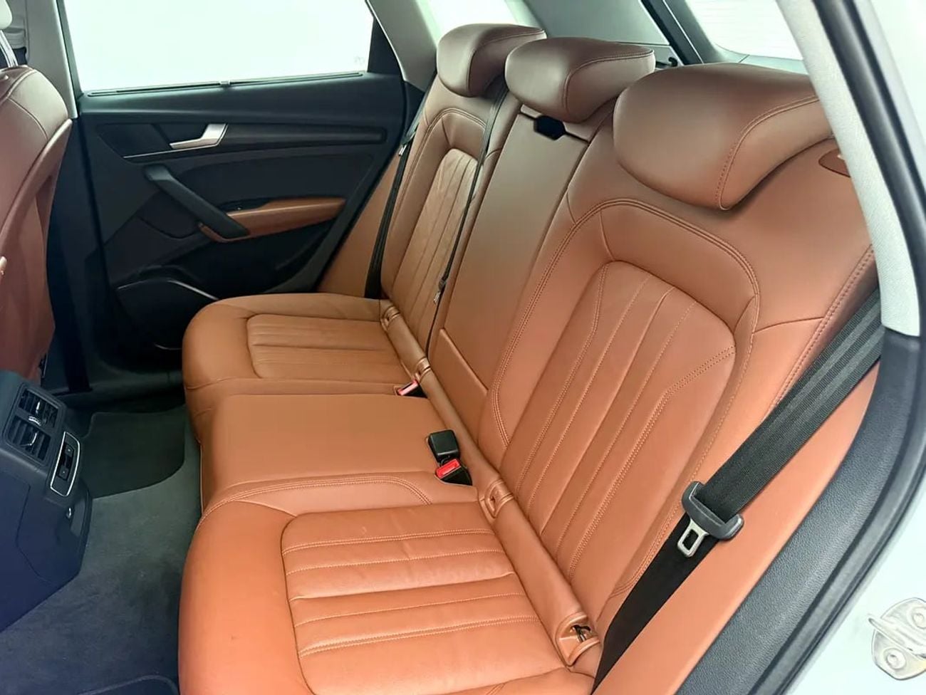 أودي Q5 45 TFSI | GCC Specs | S-line | Premium Interior