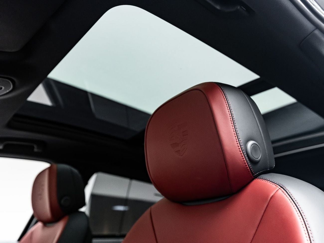 Porsche Cayenne Base 2025 Porsche Cayenne SUV, September 2027 Porsche Warranty, Low Kms, GCC