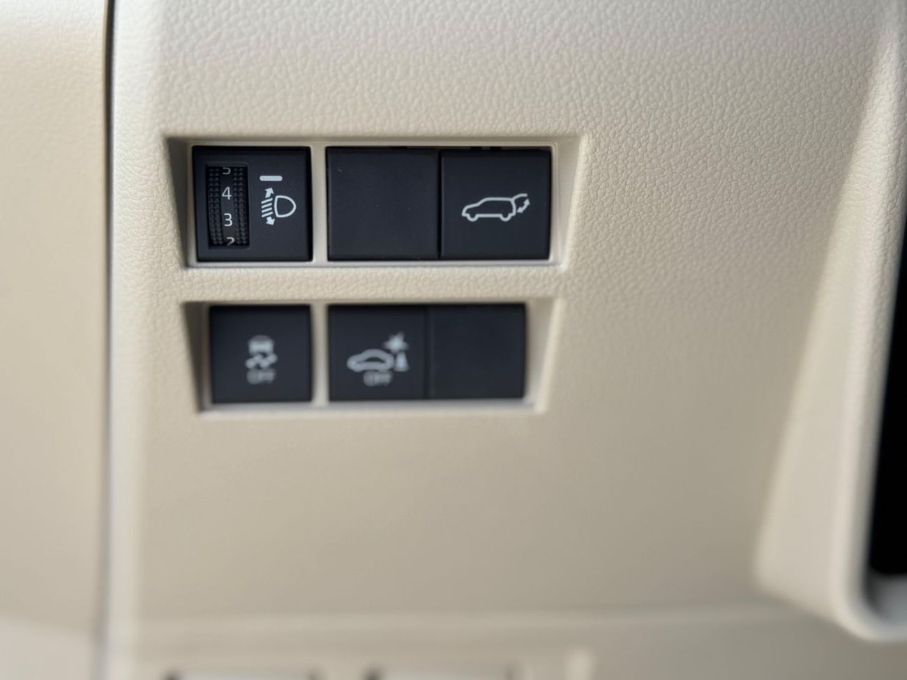 Toyota Land Cruiser GXR 3.5L