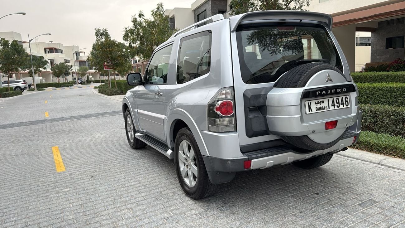Mitsubishi Pajero GLS Highline 3.8L (241 HP)