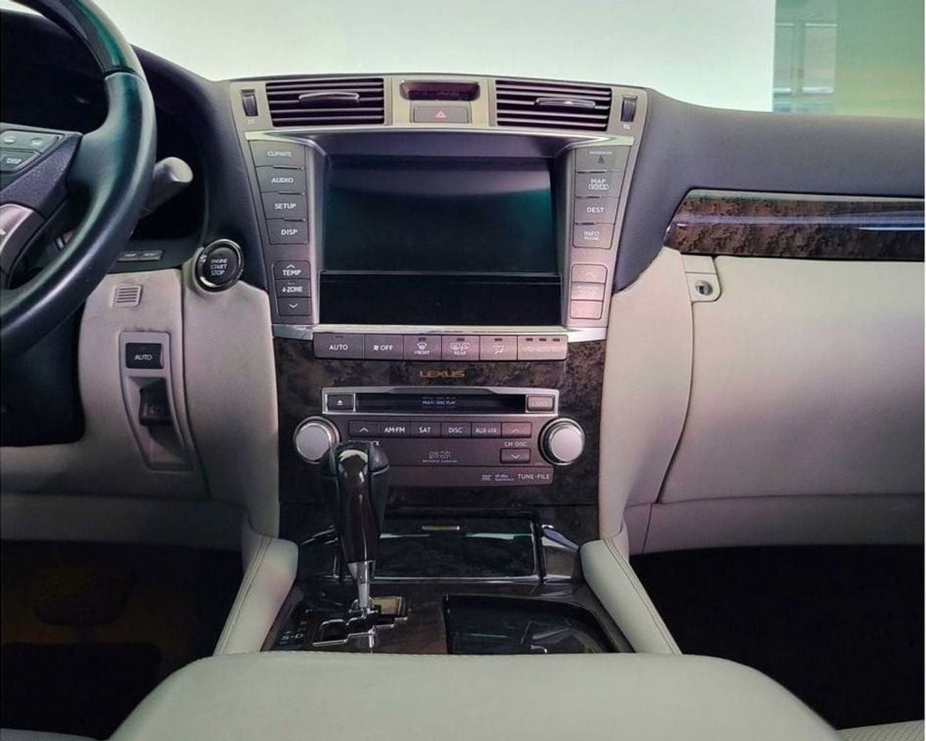 لكزس LS 460 4.6L - 8CYL - EXCELLENT CONDITION NO ACCIDENT  AMERICAN SPECS CLEAN TITLE