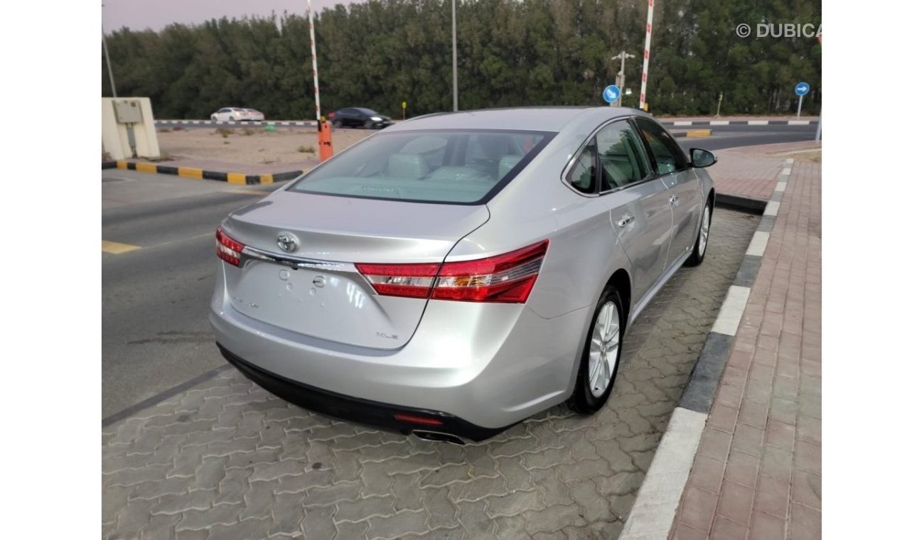 Toyota Avalon XLE Very Clean Car