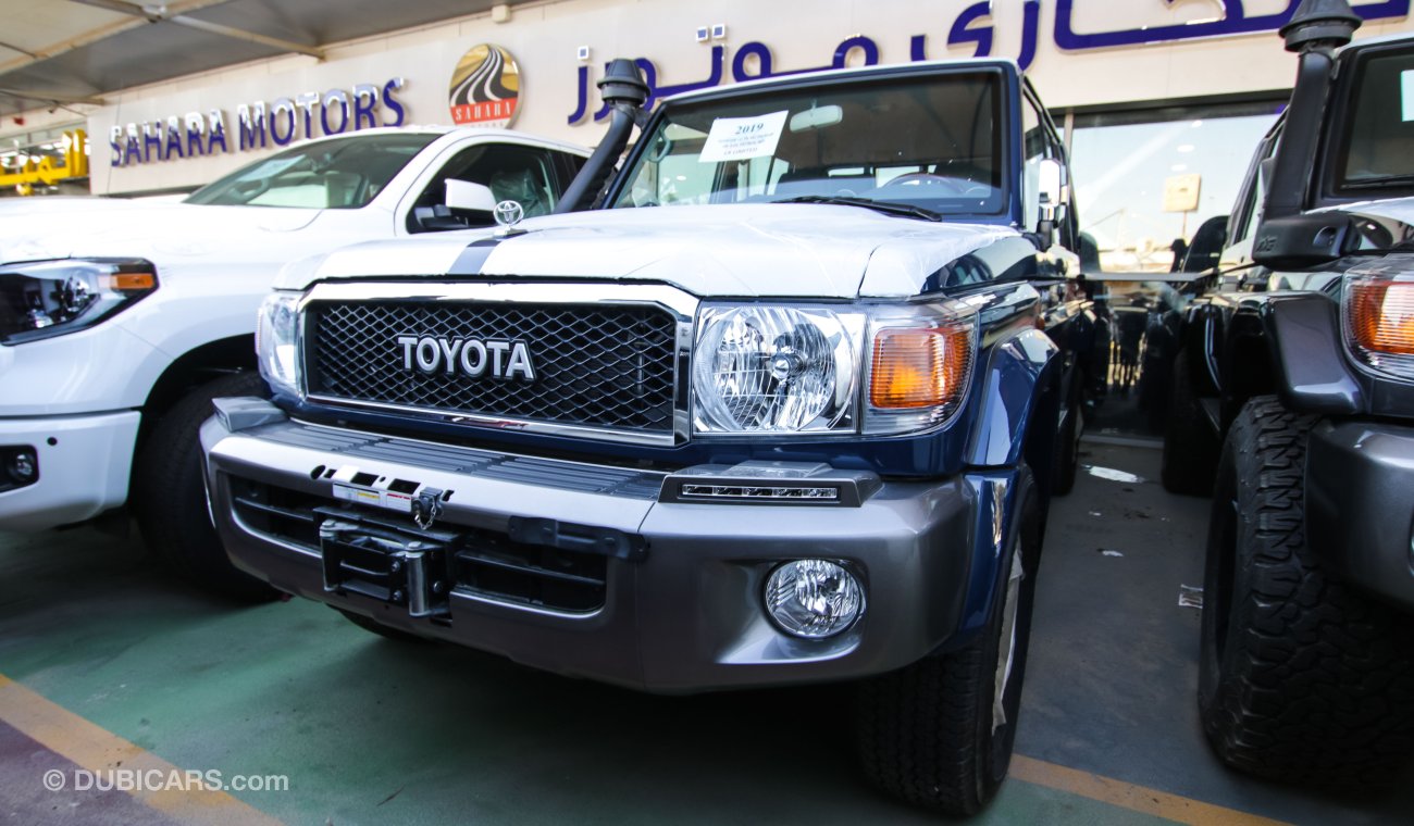 Toyota Land Cruiser Pick Up petrol with Winch & Differential Lock