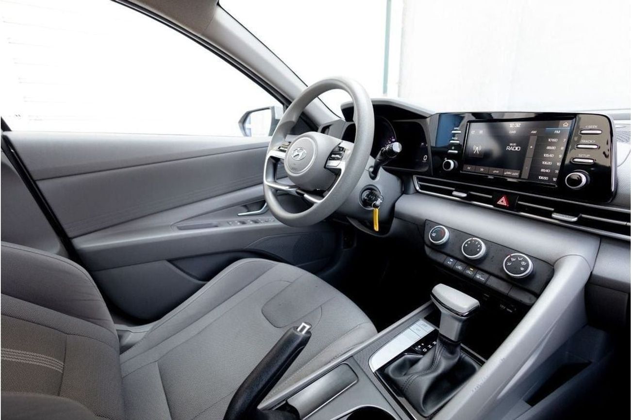 Hyundai Elantra Smart 1.6L Hyundai Elantra 2023 GCC under Agency Warranty with Flexible Down-Payment.