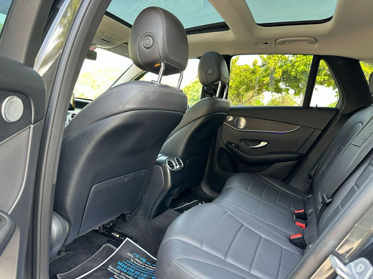 مرسيدس بنز GLC 300 Premium + 2.0L