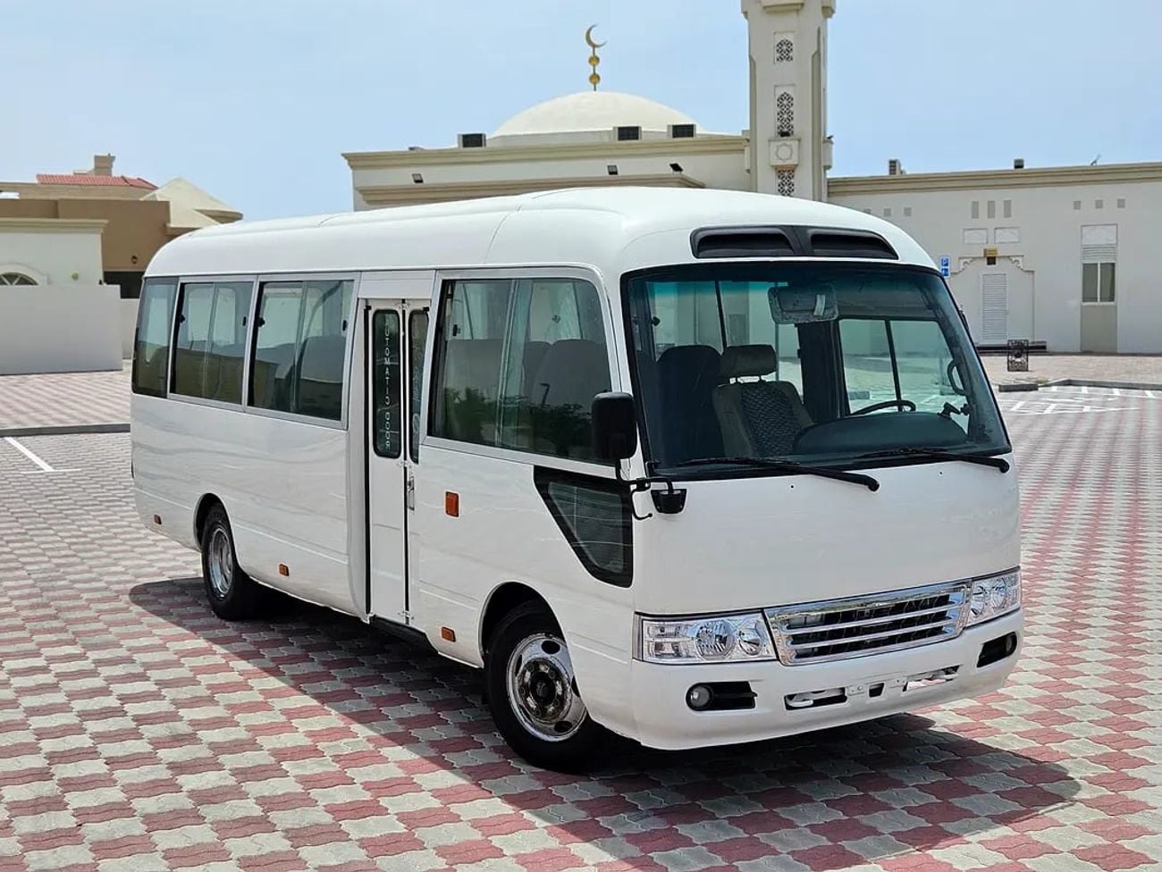 تويوتا كوستر Fresh Japan Import Immaculate Condition 30 Seater Diesel With Low KM