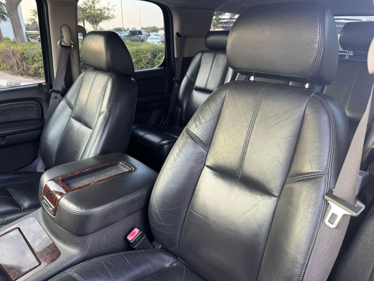 جي أم سي يوكون GCC SPEC NEAT AND CLEAN LESS KILOMETER