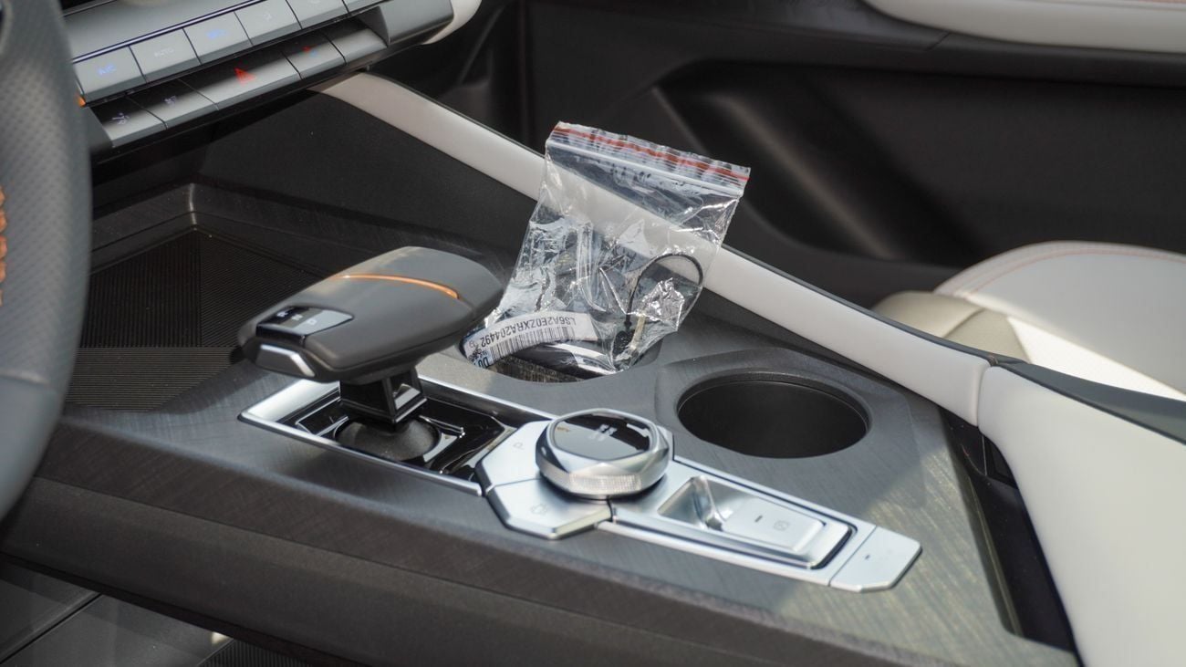 تشنجان Uni V Brand New Uni-V IDD Smart Cool 2024 1.5L Hybrid 2WD |White/Black |N-UNI-V-1.5-24 |FOR EXPORT